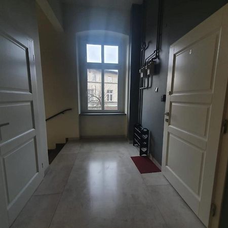 Apartament W Stylu Loft Єленя-Ґура Екстер'єр фото