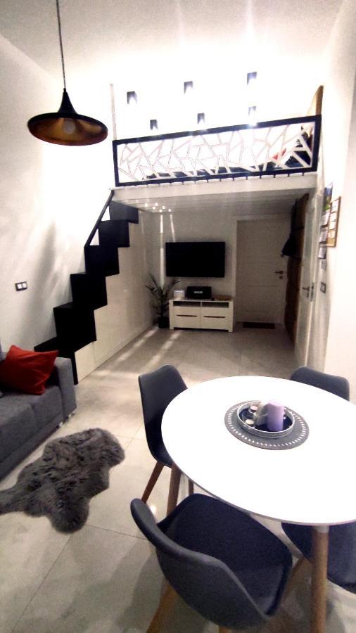 Apartament W Stylu Loft Єленя-Ґура Екстер'єр фото