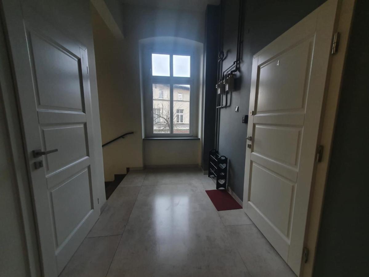 Apartament W Stylu Loft Єленя-Ґура Екстер'єр фото